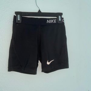Nike pro!!